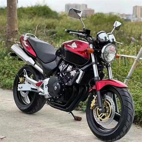 进口本田小黄蜂与CB400 四缸水冷250cc街车的研发与复古重机魅力